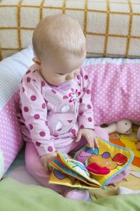 baby reading visual